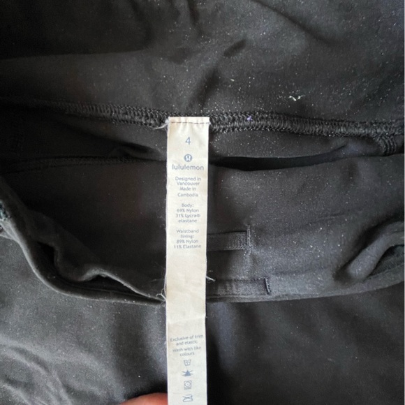 Lululemon tight stuff tight black scalloped leggings - Picture 4 of 5